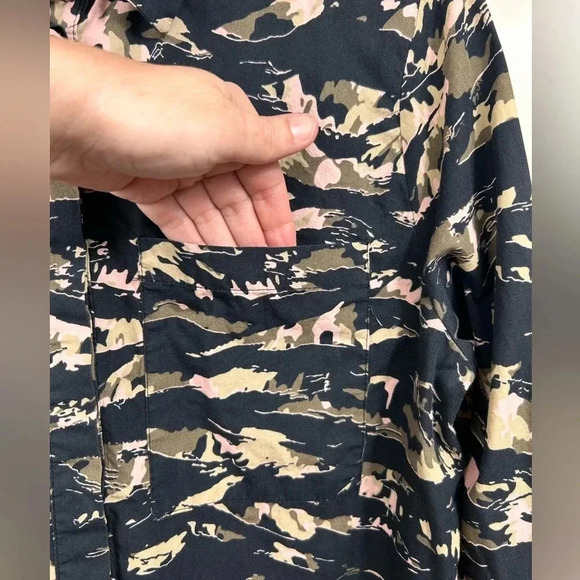 TopShop long sleeve button up blouse, 6, Pink Camo, Oversized Streetwear Grunge - Picture 4 of 10